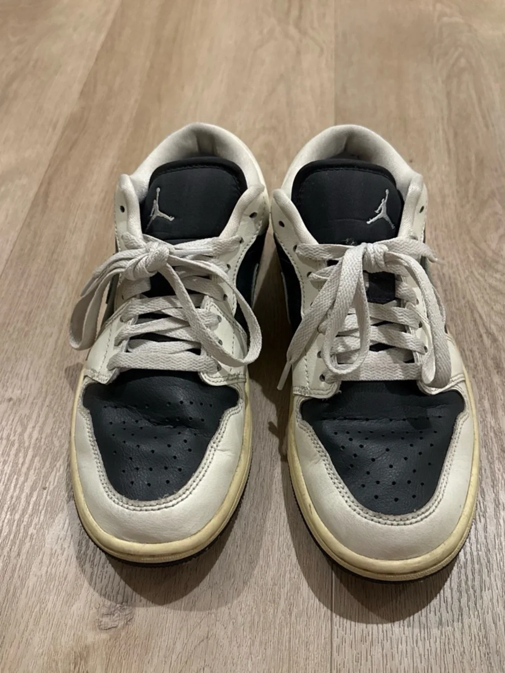 Jordan 1 Low “Jade Smoke”  Sneakers in green, White & Sage